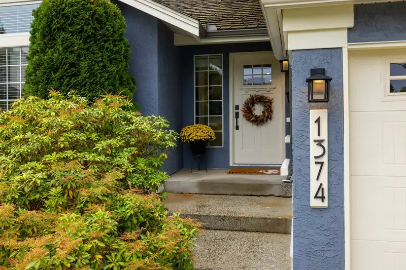 1374 161 STREET - photo 4 of 40