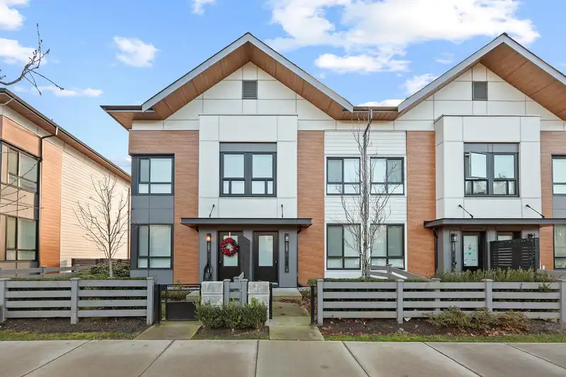 158 15111 EDMUND DRIVE - photo 1 of 33