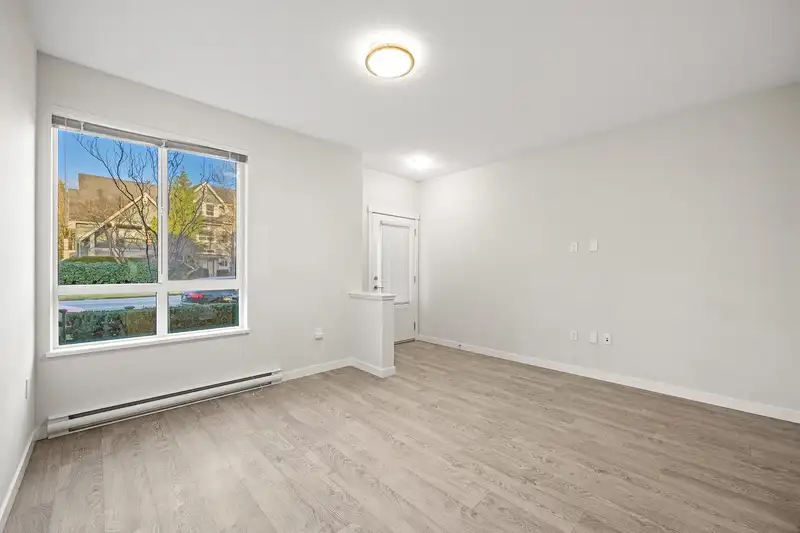 158 15111 EDMUND DRIVE - photo 4 of 33