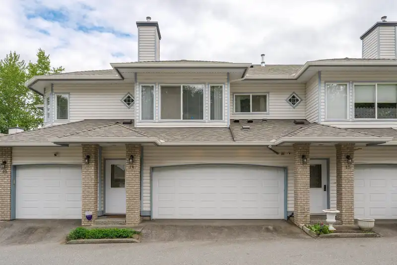 14 21579 88B AVENUE - photo 1 of 33