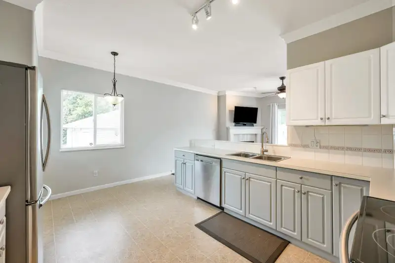 14 21579 88B AVENUE - photo 2 of 33