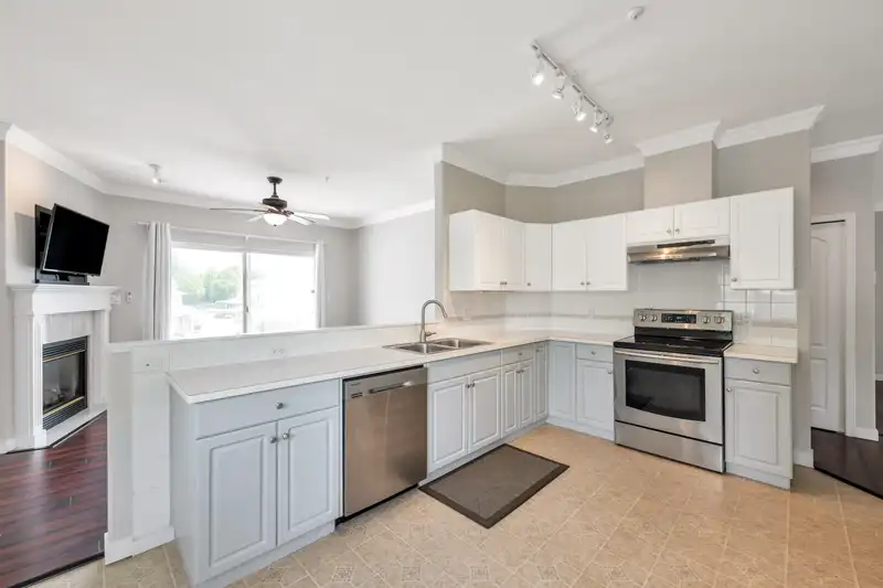14 21579 88B AVENUE - photo 4 of 33