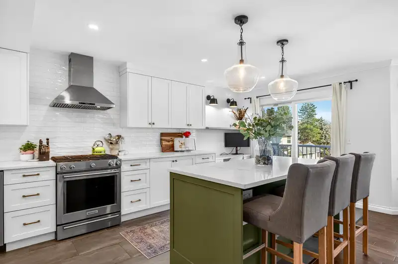 205 1180 FALCON DRIVE - photo 1 of 28