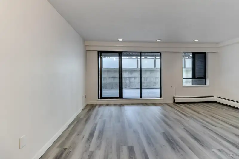 107 1855 NELSON STREET - photo 2 of 26