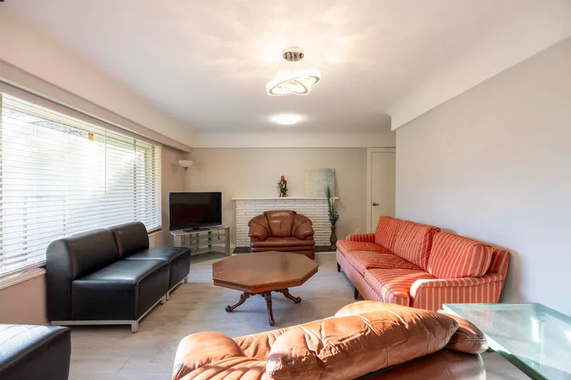 10291 CAITHCART ROAD - photo 3 of 25