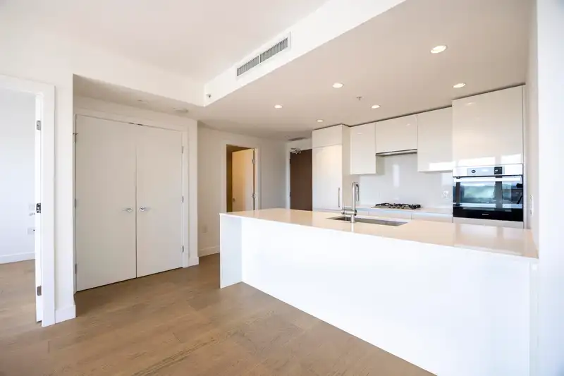 1609 5788 GILBERT ROAD - photo 3 of 30