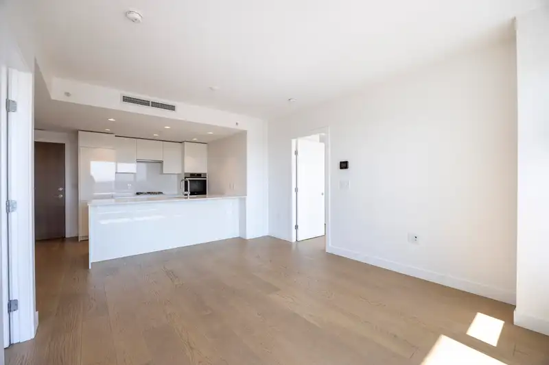 1609 5788 GILBERT ROAD - photo 4 of 30