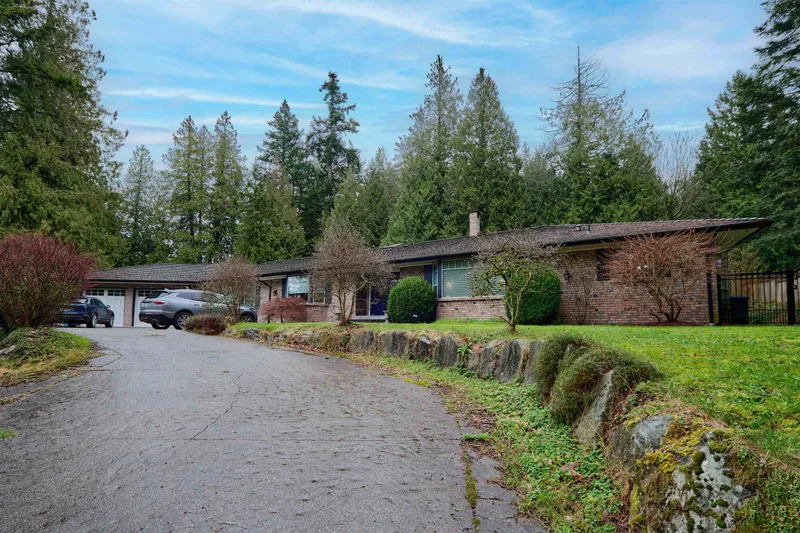 3292 136 STREET - photo 1 of 25