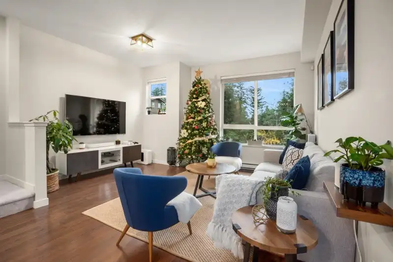 94 2729 158 STREET - photo 1 of 1