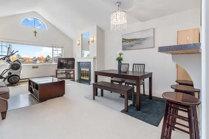 302 8120 BENNETT ROAD - photo 4 of 19