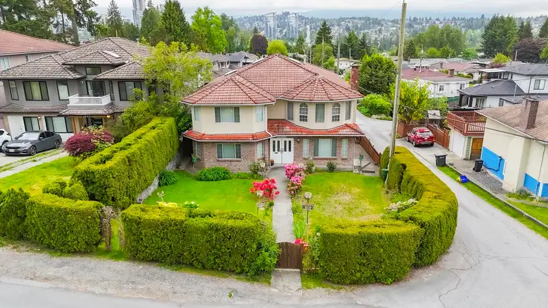 5655 LAUREL STREET - photo 1 of 40
