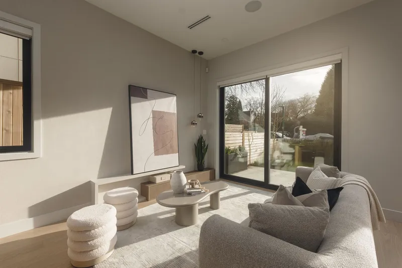 1 2637 W 12TH AVENUE - photo 2 of 25