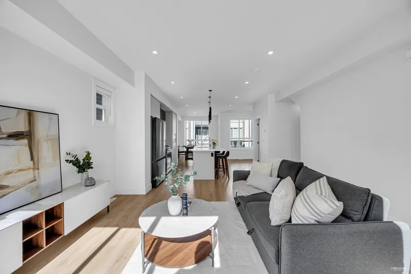 31 7670 207 STREET - photo 3 of 25