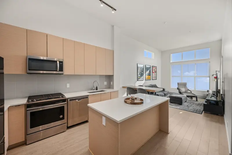 C614 8150 207 STREET - photo 4 of 25