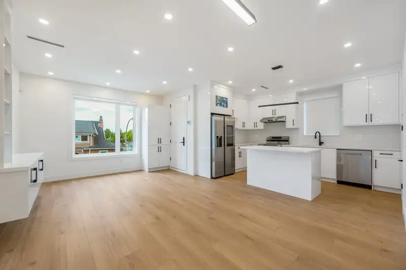 4705 KILLARNEY STREET - photo 2 of 15