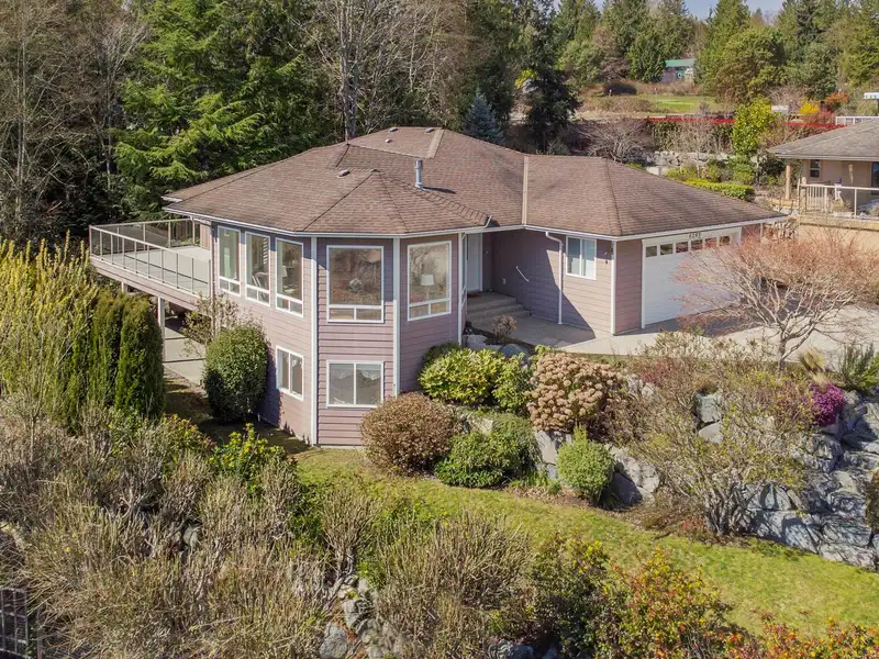6249 BAILLIE ROAD - photo 1 of 33