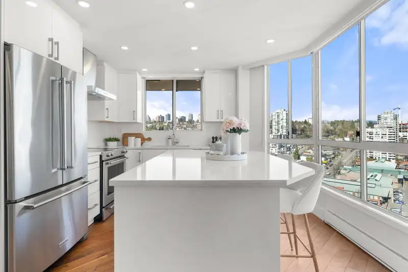 1704 1245 QUAYSIDE DRIVE - photo 1 of 36