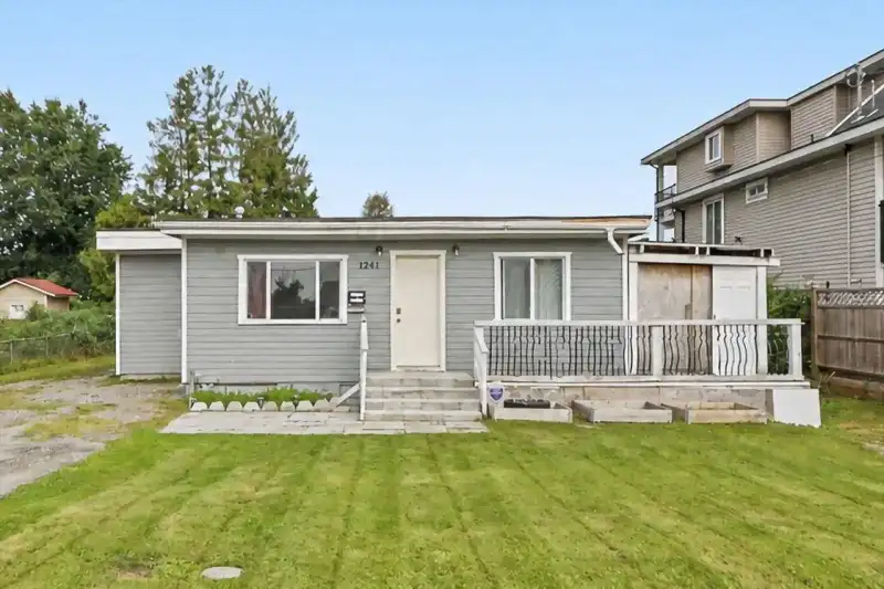 12441 113 AVENUE - photo 1 of 21