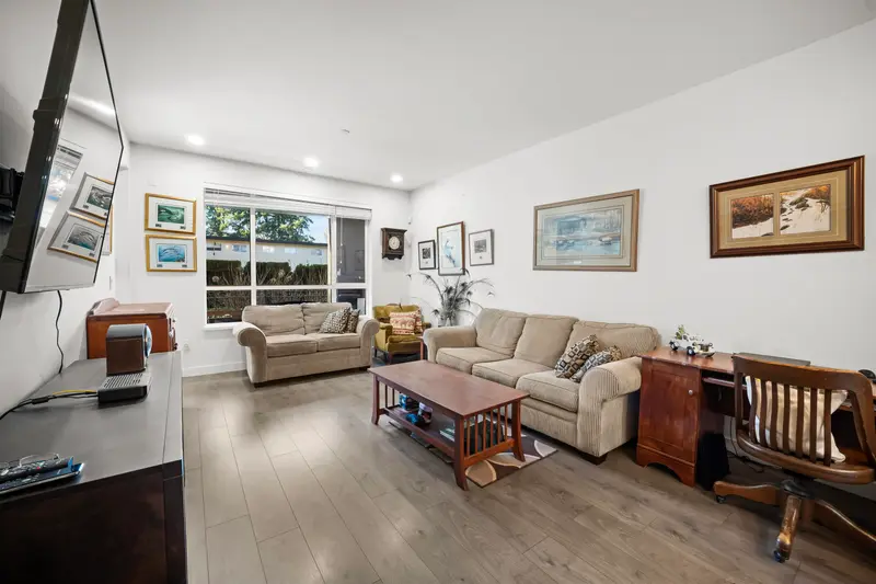 105 33540 MAYFAIR AVENUE - photo 3 of 25