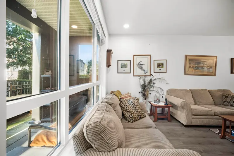 105 33540 MAYFAIR AVENUE - photo 4 of 25