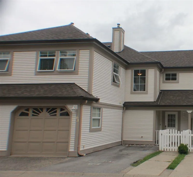 63 16318 82 AVENUE - photo 1 of 25