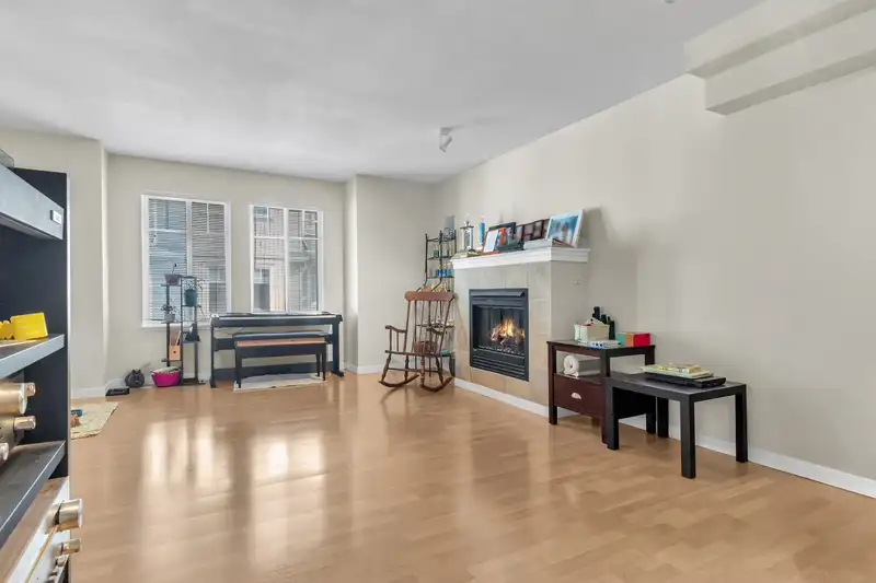 47 12711 64 AVENUE - photo 3 of 20