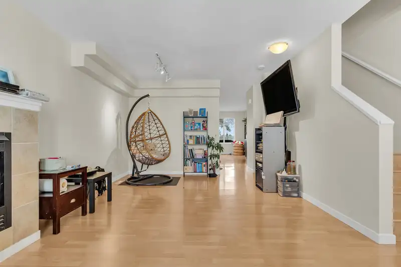 47 12711 64 AVENUE - photo 4 of 20