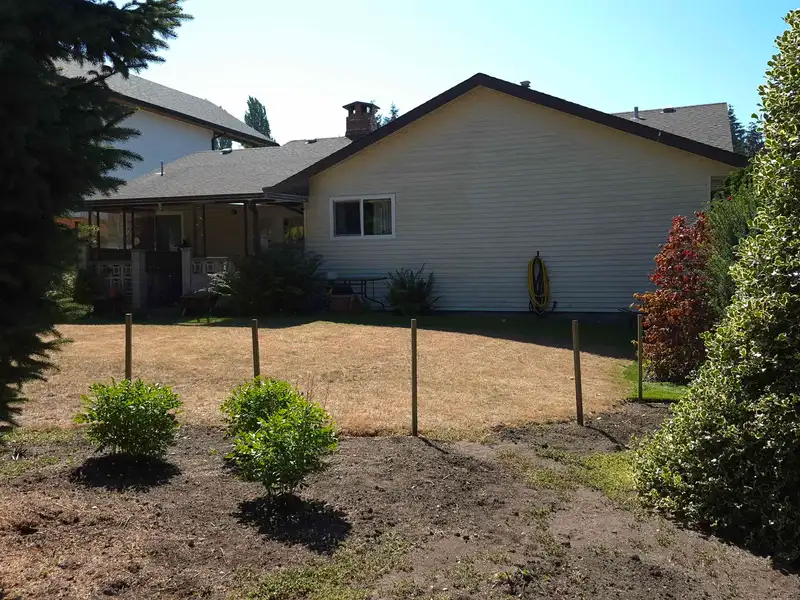 12719 17A AVENUE - photo 4 of 19