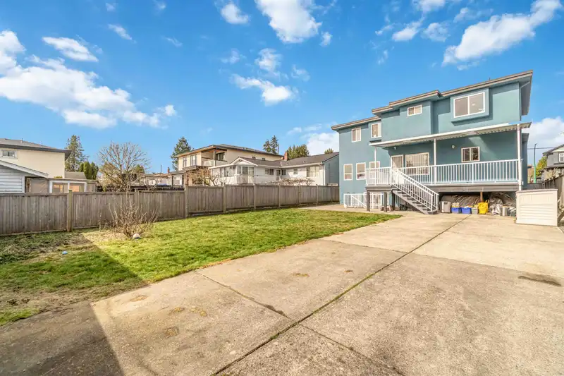 8362 13 AVENUE - photo 3 of 27