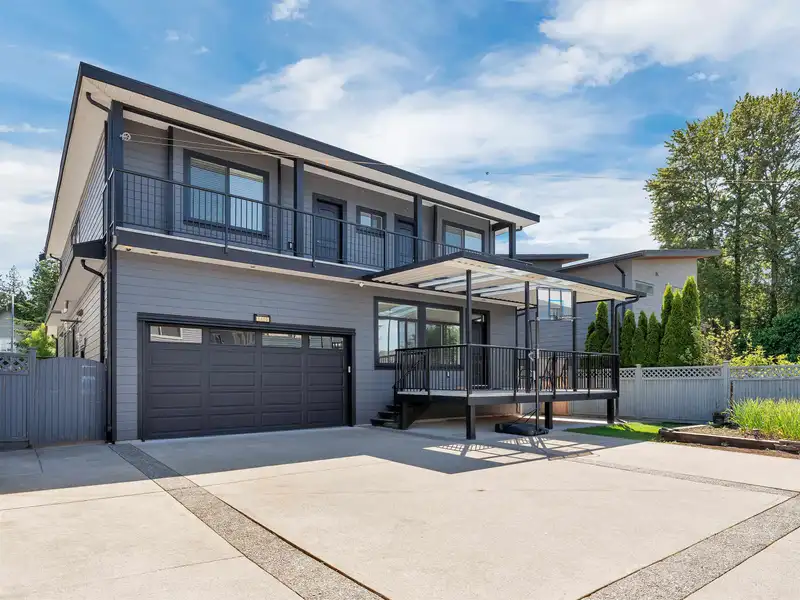 1809 MAMQUAM ROAD - photo 2 of 34