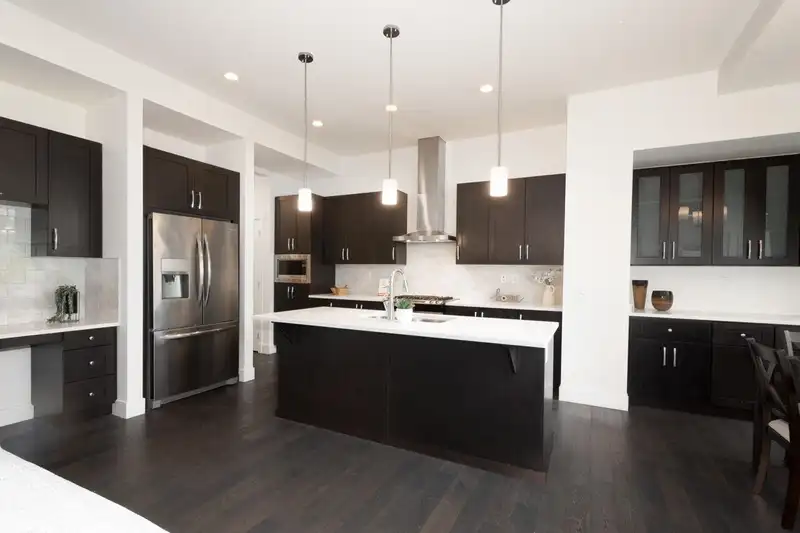 20461 83A AVENUE - photo 3 of 31