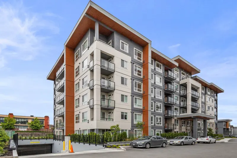 408 30490 CARDINAL AVENUE - photo 1 of 25