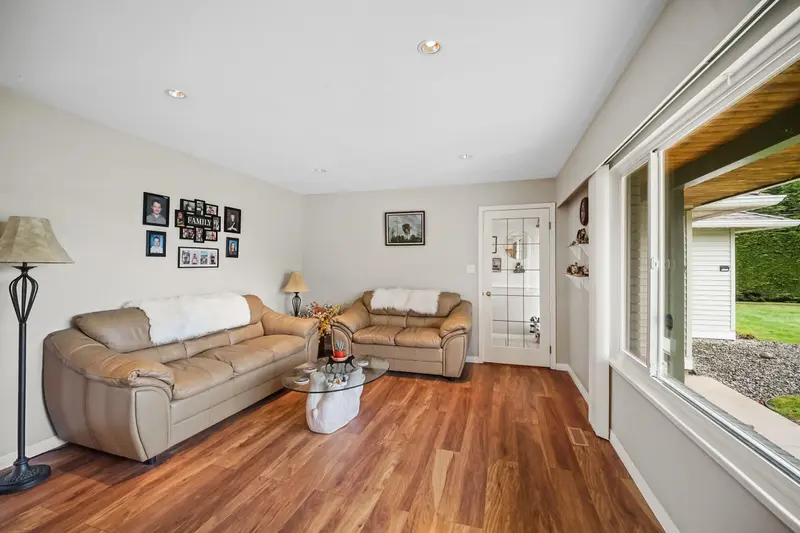 24322 46A AVENUE - photo 4 of 25