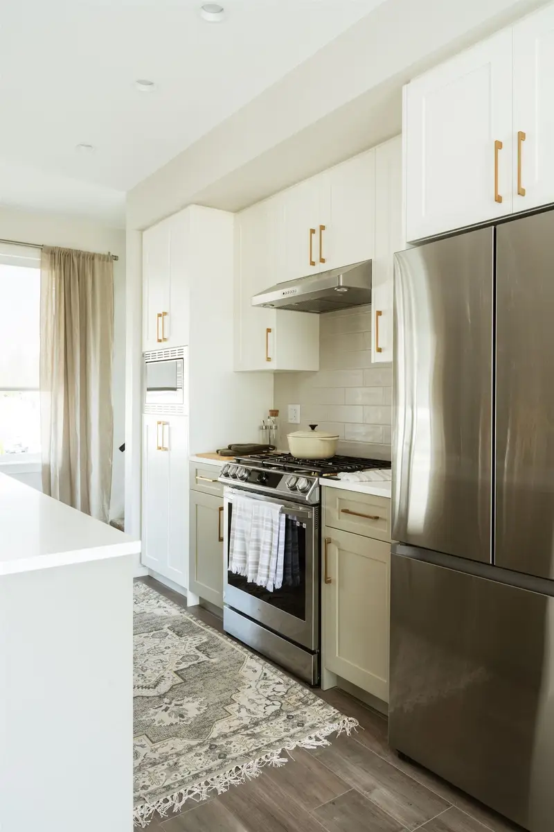 137 1833 165A STREET - photo 3 of 11