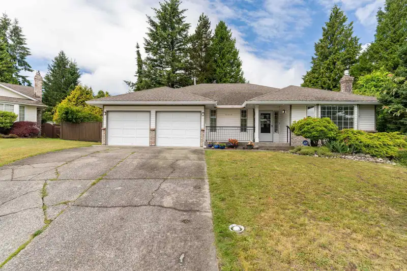 13442 60A AVENUE - photo 2 of 39