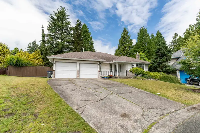 13442 60A AVENUE - photo 3 of 39