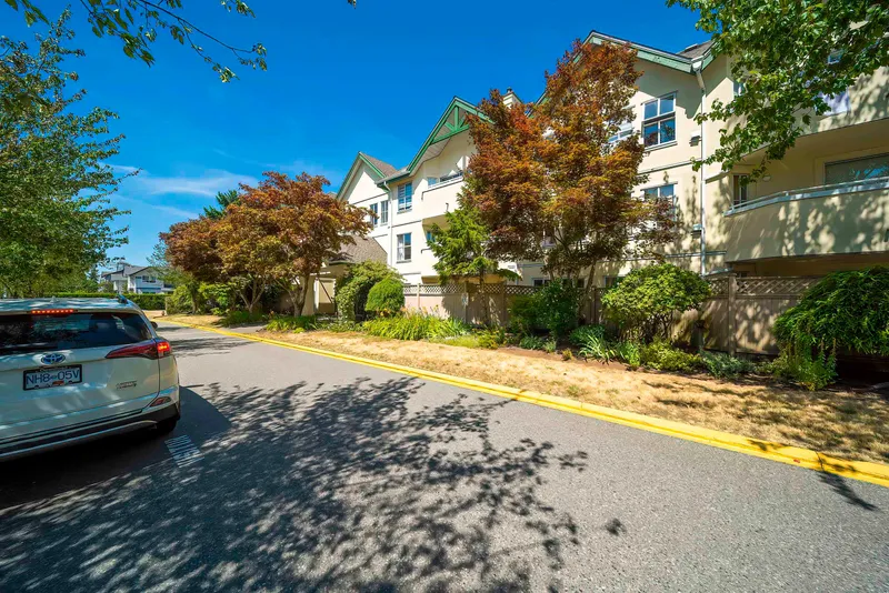 103 12633 72 AVENUE - photo 3 of 25