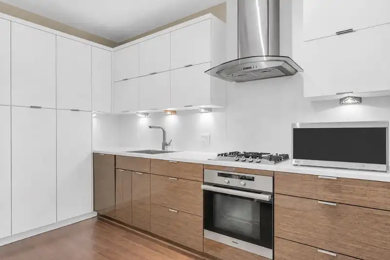 216 1777 W 7TH AVENUE - photo 1 of 25