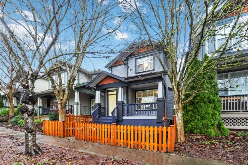 10256 243A STREET - photo 2 of 25