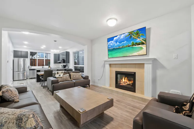 10256 243A STREET - photo 4 of 25