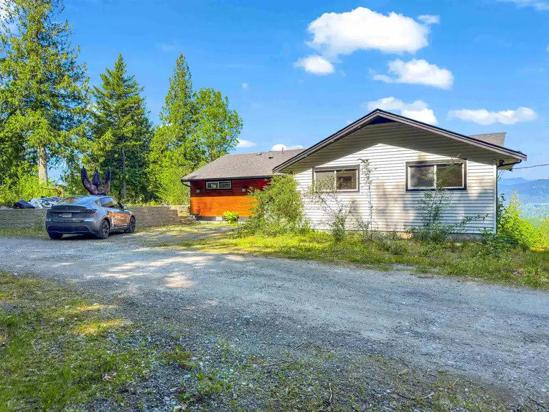 36566 SUMAS MOUNTAIN ROAD - photo 2 of 37