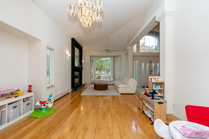 10132 156 STREET - photo 3 of 25