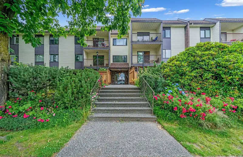 221 13775 74 AVENUE - photo 1 of 16