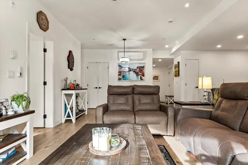 102 32838 LANDEAU PLACE - photo 1 of 25