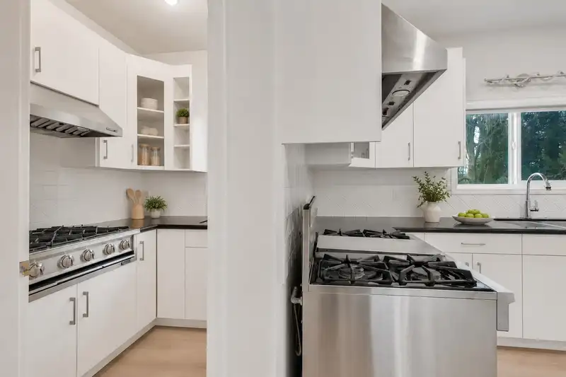 6998 FIELDING COURT - photo 3 of 39
