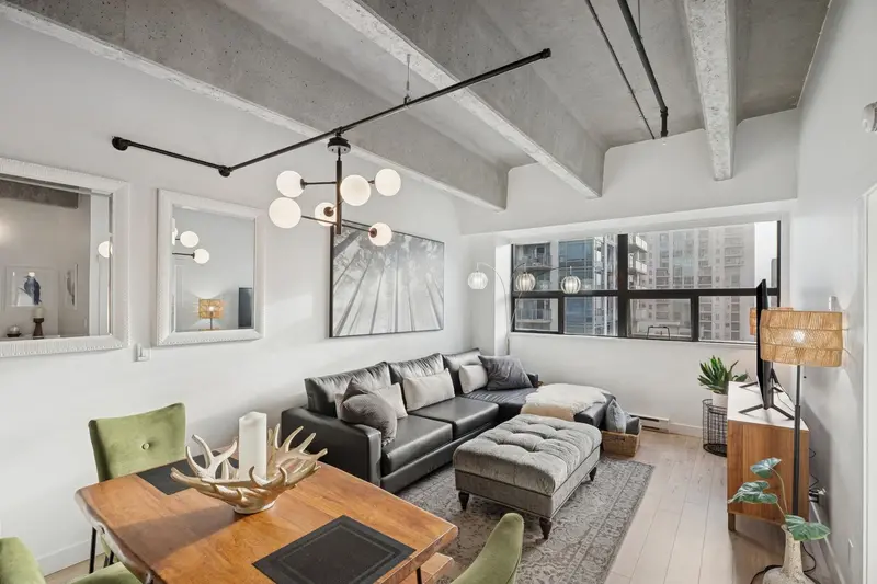 610 615 BELMONT STREET - photo 2 of 25