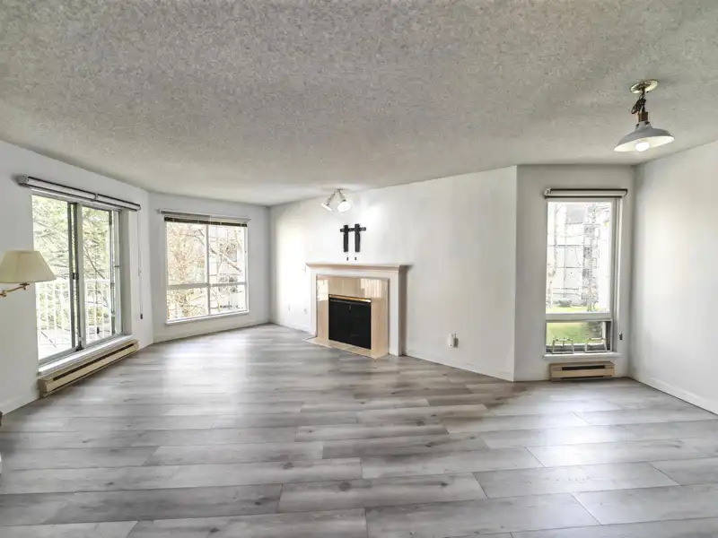 235 7451 MOFFATT ROAD - photo 3 of 20
