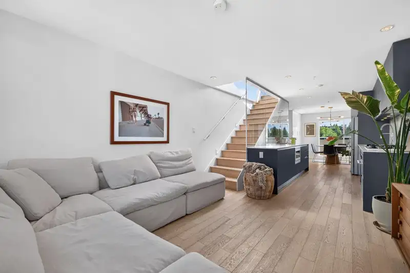 305 1647 E PENDER STREET - photo 4 of 37