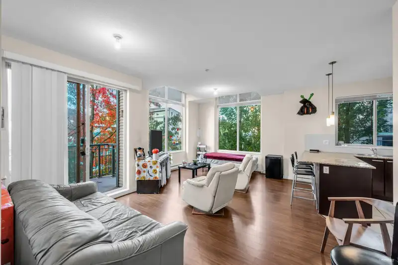 410 10455 UNIVERSITY DRIVE - photo 1 of 23