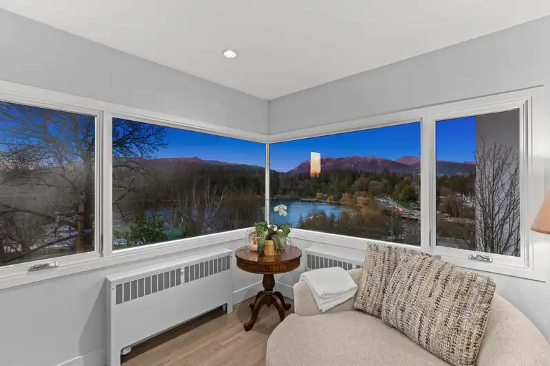 302 1972 ROBSON STREET - photo 1 of 28